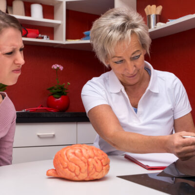 6 Early Warning Signs of Multiple Sclerosis and Treatments